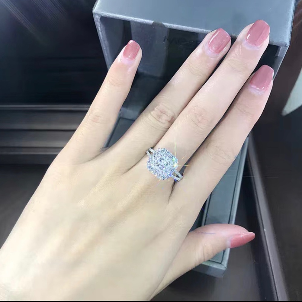 Simulated diamond zircon ring